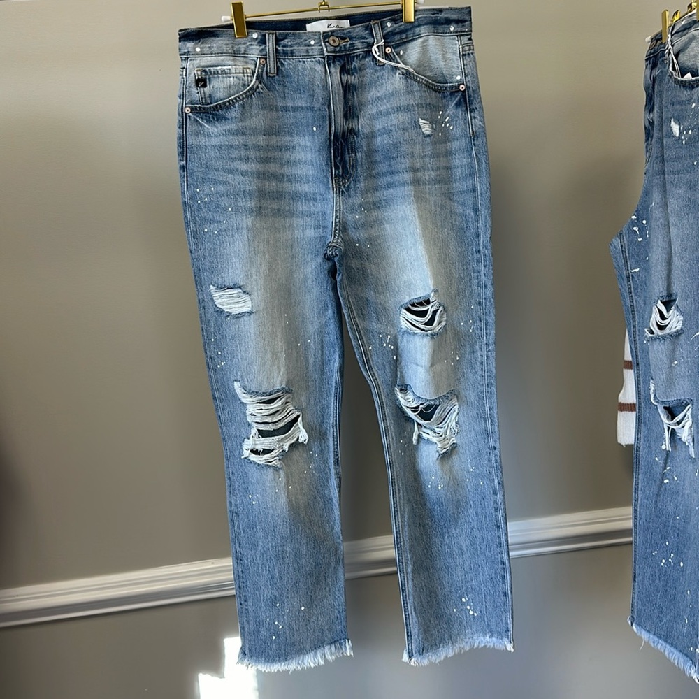 Medium KanCan Distressed Paint Splatter Jeans